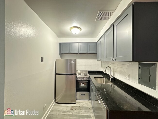 Photo - 3815 N Pine Grove Ave