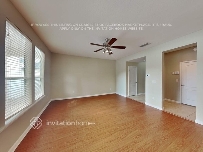 Photo - 530 Side Creek Ln