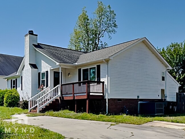 Photo - 1062 Stirrup Pl NW House