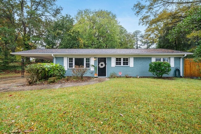 Building Photo - Durham's Best Ranch!