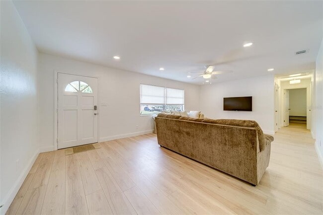 Photo - 11424 79th Ave