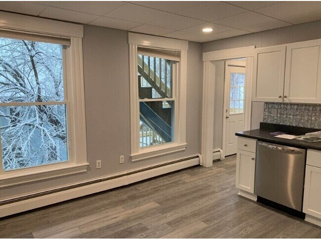 37 Salmon St