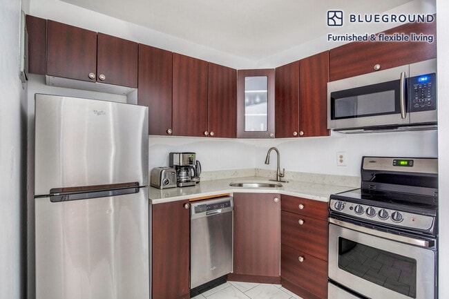 Photo - 220 W 14th St Unidad FL2-ID299