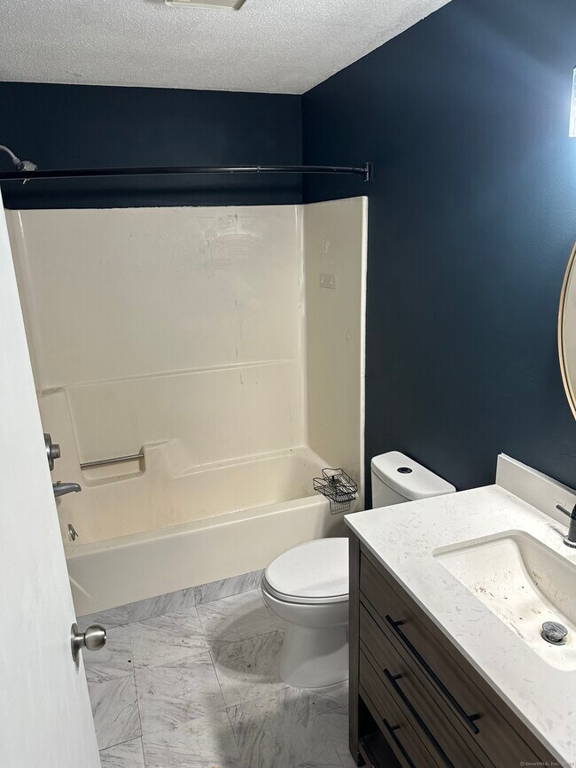 1081 New Haven Rd Unit APT 3D Condo for Rent in Naugatuck, CT