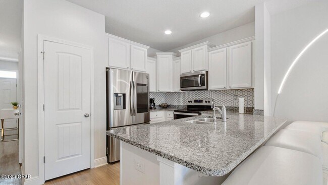 Photo - 7482 Shadow Lake Dr