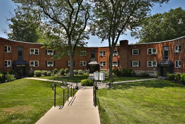 Oak Gardens Apartments