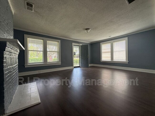 Photo - 425 Carpenter St