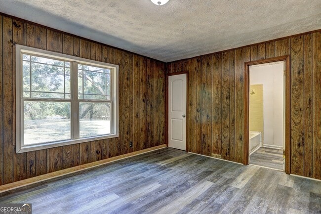 Photo - 509 Lynmore Cir