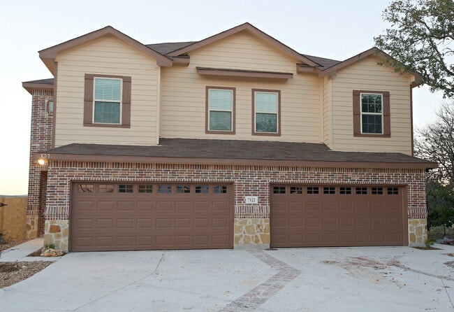 Building Photo - 7122 Faith Wy Unit 7122 Faith Way #102