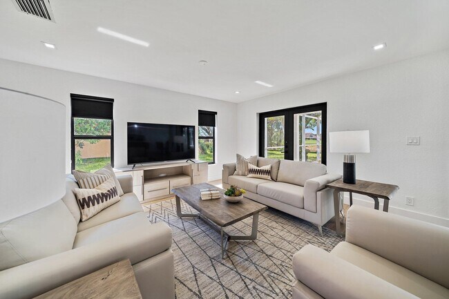 Photo - 1878 Lynton Cir