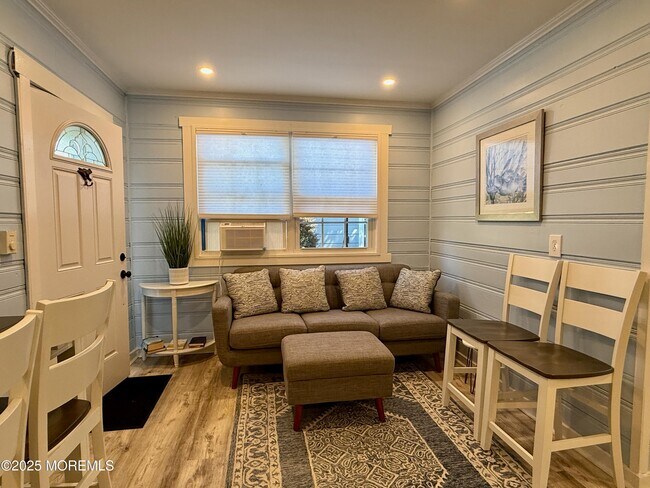 Photo - 124 Inskip Ave