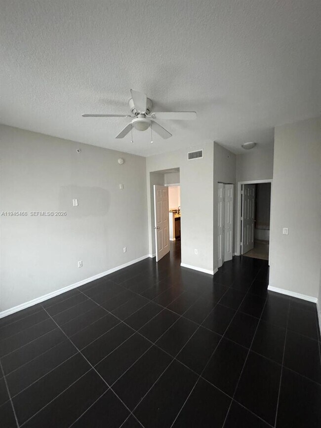 Photo - 2421 NE 65th St Unit 611