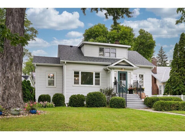 Photo - 628 Morgan Ave S