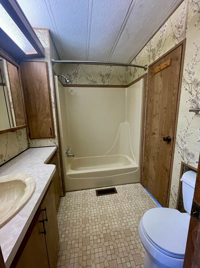 Photo - 1120 N Justice Dr