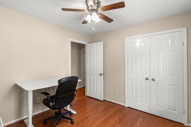 Photo - 16906 Poplar Hill St