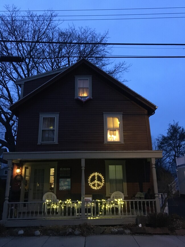 front porch no matter what the weather - 72 Warner St Apartments Unit Midships