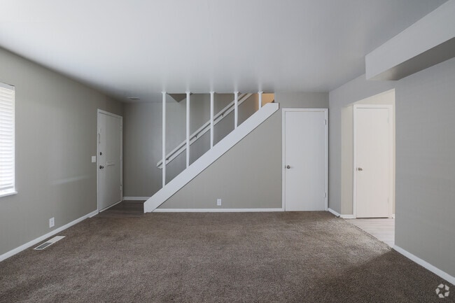 3BR, 2BA - 2,000SF