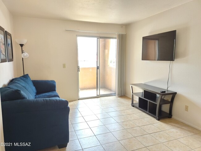 1810 E Blacklidge Dr Unit 314