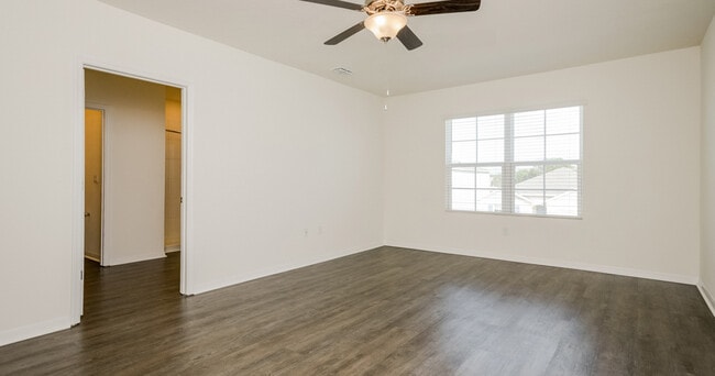 Photo - Kinsman Pointe