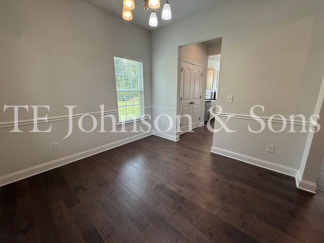 Photo - 2925 Grassy Knoll Cir