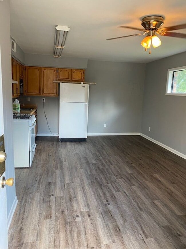 Photo - 1089 Green Tee Rd Apartment Unit 1 D