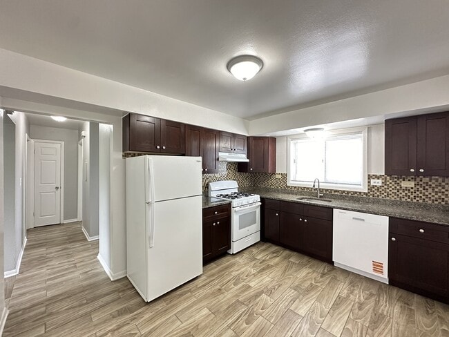 Photo - 1306 Carol St Unit B3
