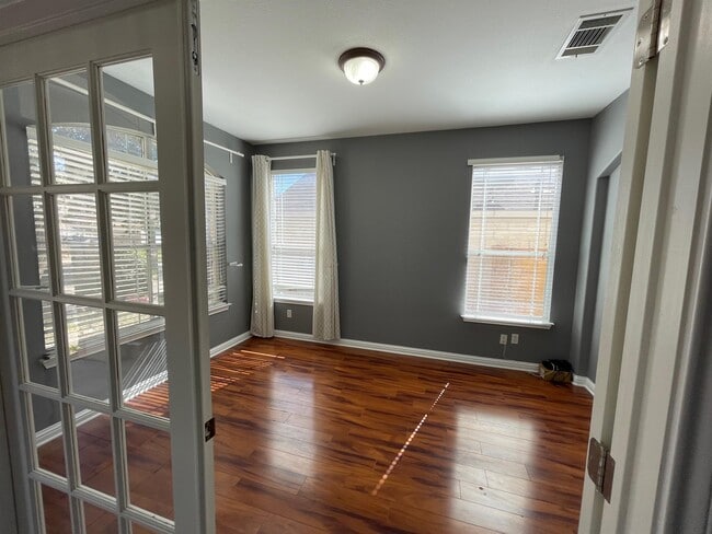 Photo - 10312 Yellowstone Dr