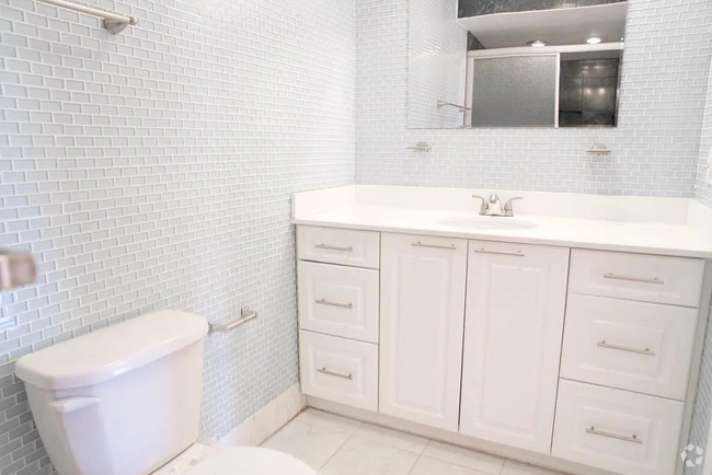 Building Photo - 254 Newbury St Rental