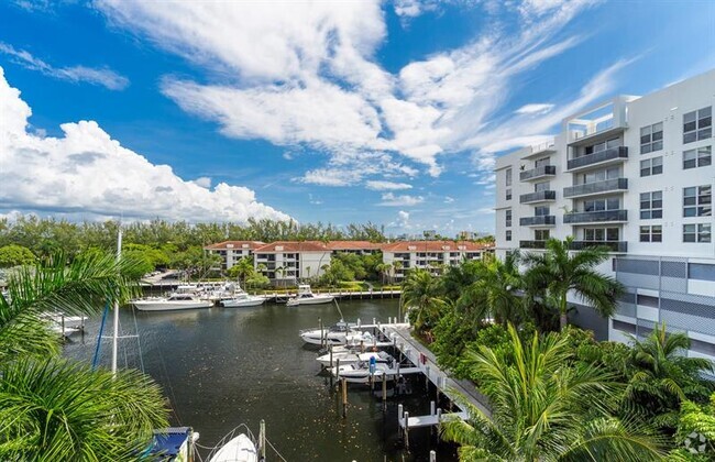 Building Photo - 3321 Port Royale Dr S Rental
