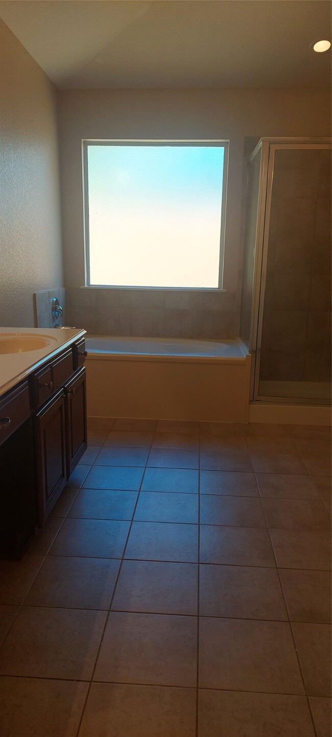 Building Photo - 2310 Appian Way