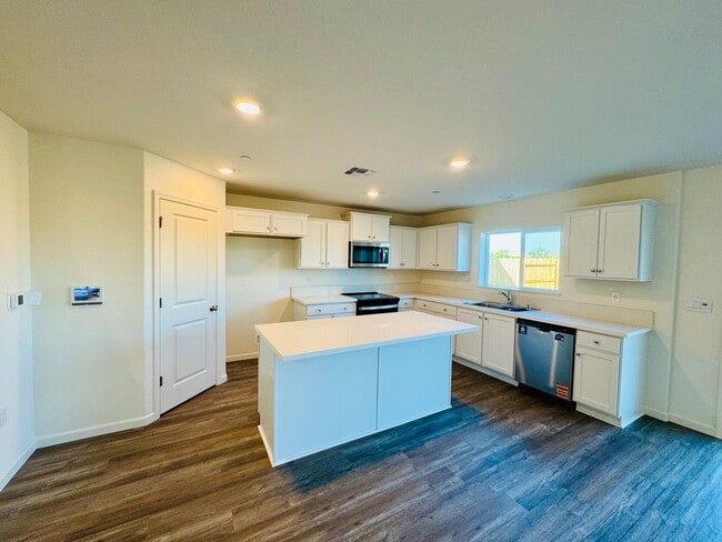 Photo - BRAND NEW - 5 Bedroom + Loft, 3 Bath Beaut...