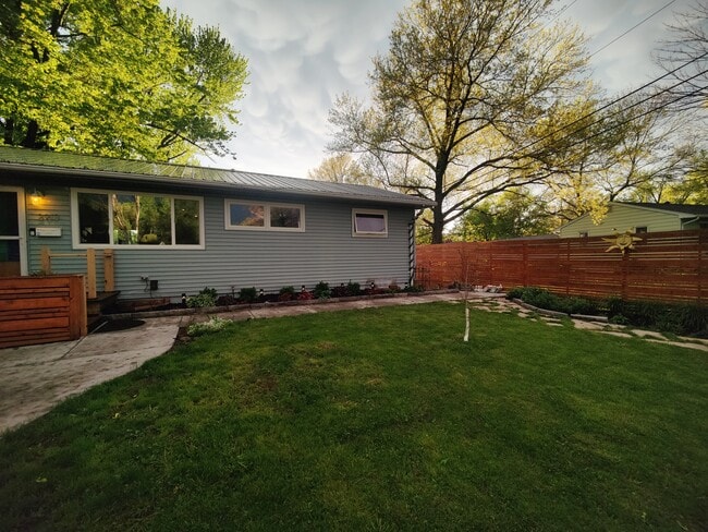 Front of the property - 2913 Clover St Unit B