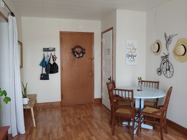 Photo - 400 Main St E Unit 4