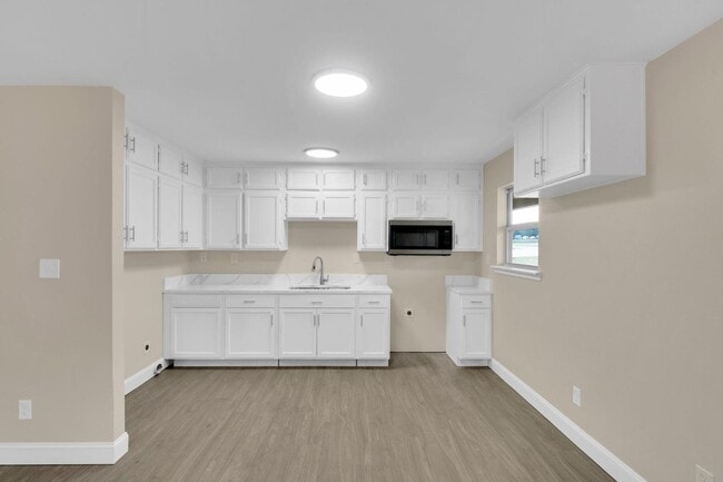 Building Photo - 705 George Hopper Rd