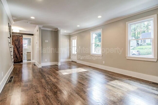Photo - 1104 Rosedale Rd NE