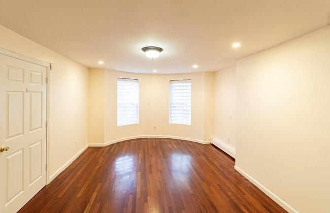 Photo - 31 E Concord St Unit 1