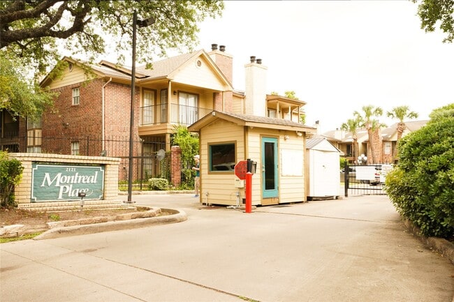Photo - 2121 Hepburn St