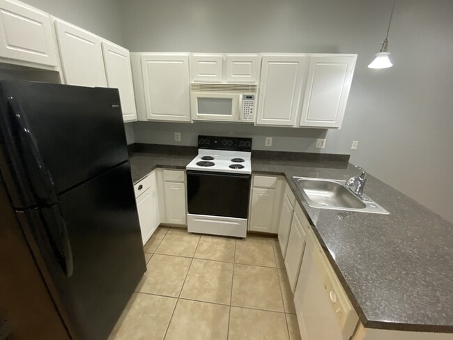 Photo - 1600 Light St