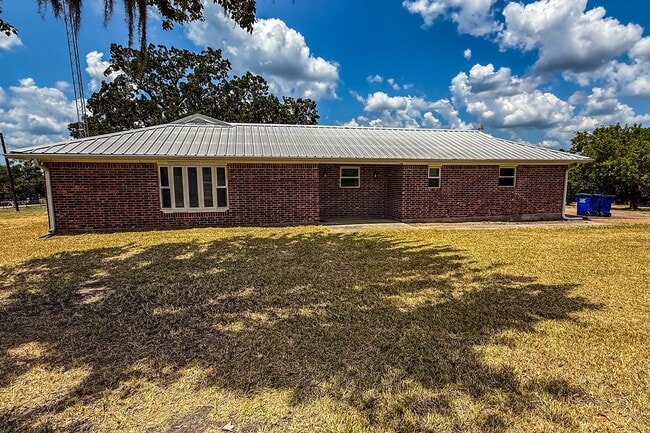 Building Photo - 62A Windy Oaks Rental