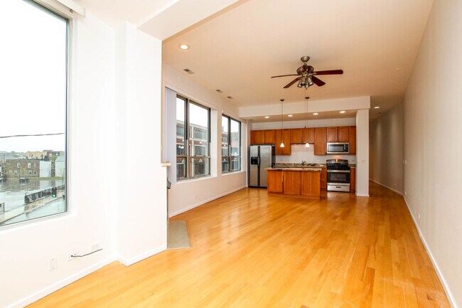 Photo - 1001 N Milwaukee Ave Unidad 202