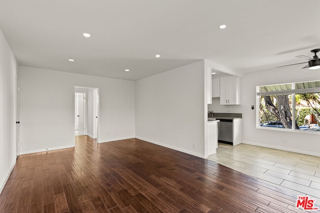 Photo - 1006 Havenhurst Dr Unit 1