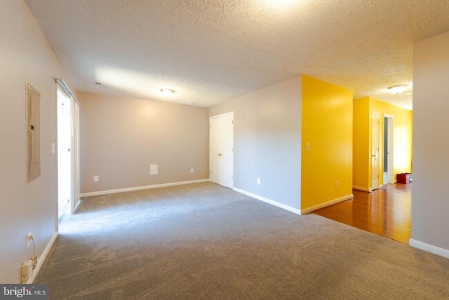 Photo - 104 Stingray Ct