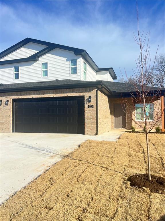 Photo - 552 Cosmos St