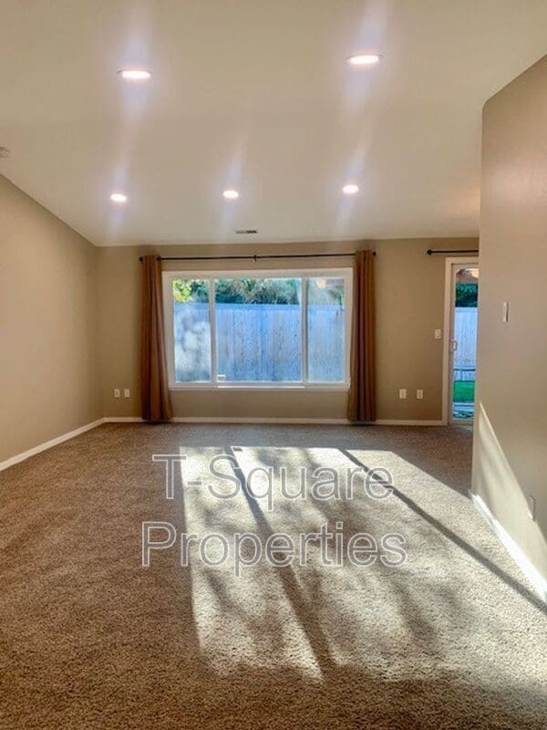 Photo - 18114 145th Pl NE