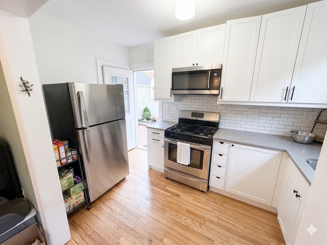 Photo - Beautiful Townhome - Highland Park
