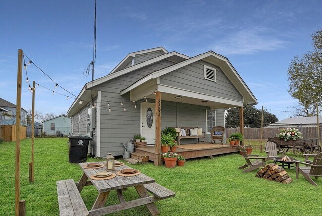 Photo - 8505 Denby St