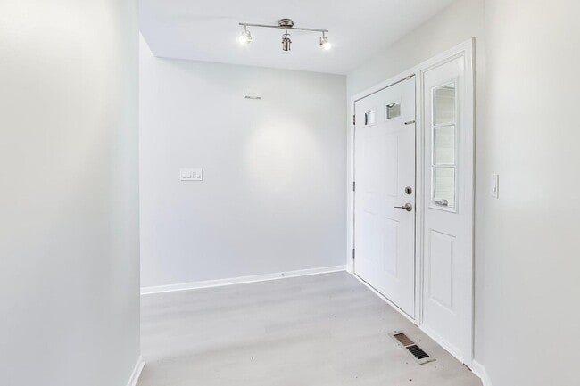 Photo - 2073 Cambria Ct