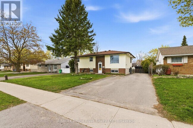 Photo - 599 Otonabee Dr