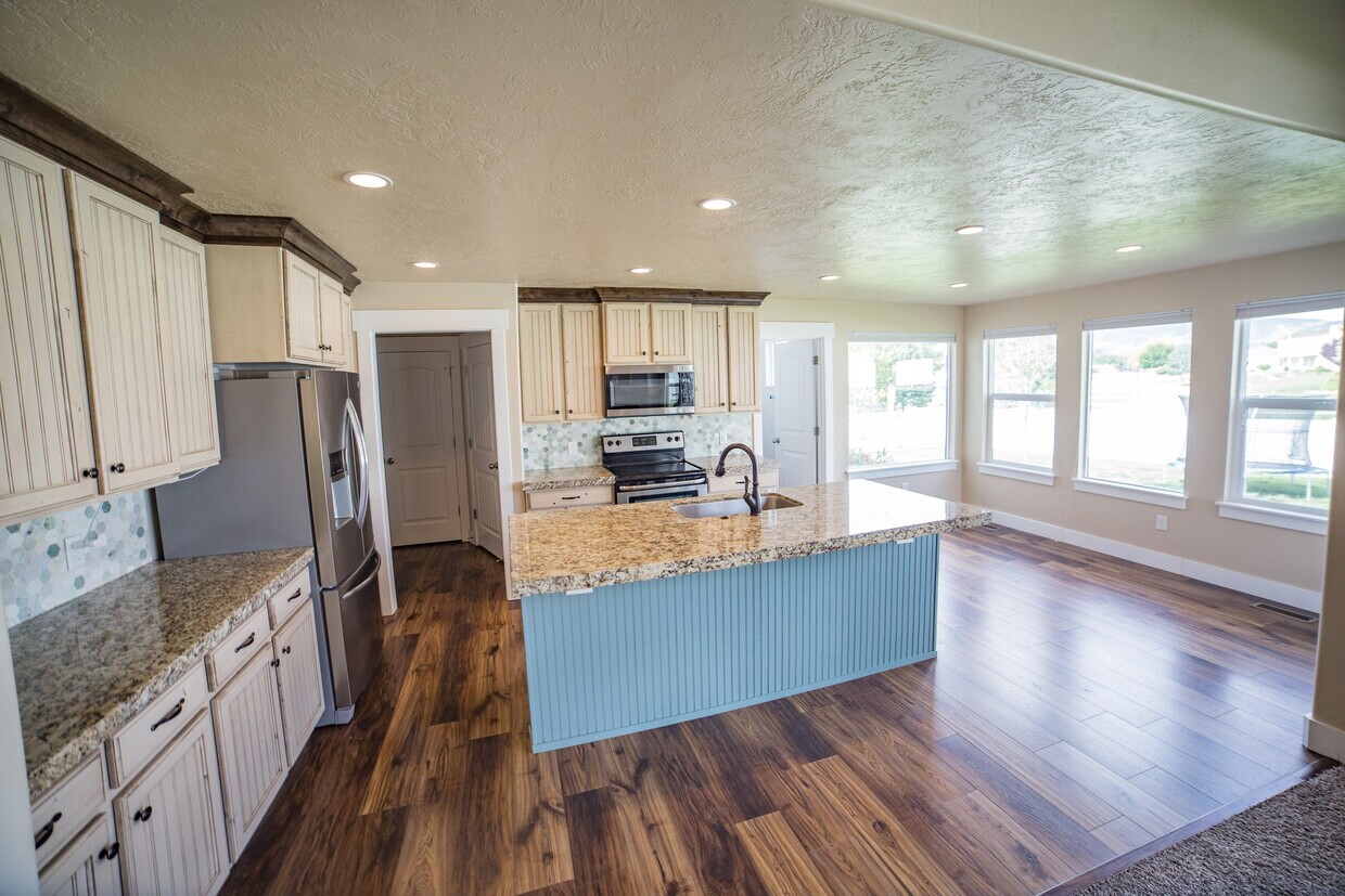 Photo - 1711 W Hamilton Dr (Riverton, UT)