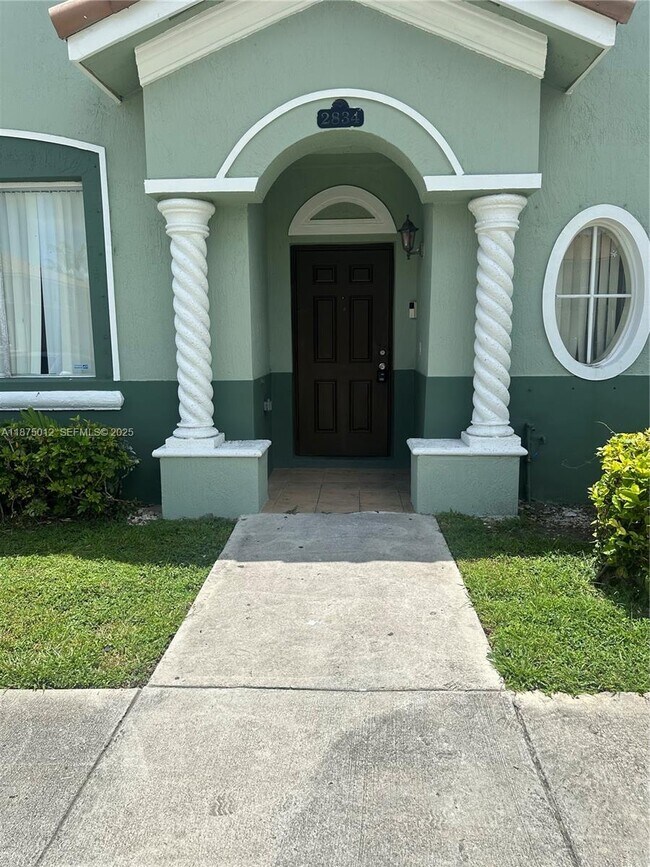 Building Photo - 2834 SE 16th Ave